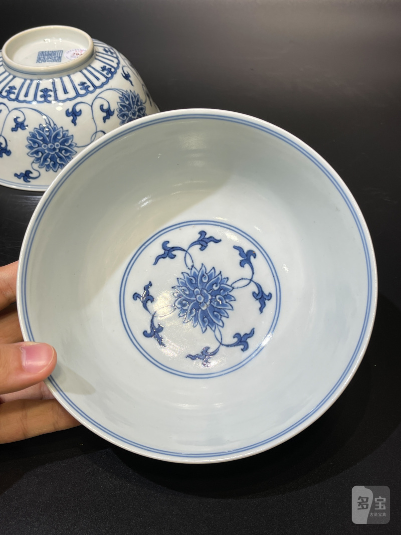 清道光 青花缠枝莲纹碗一对 - 图16